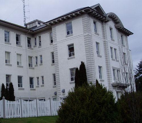 Exterior view of the Nanaimo Hospital, 2004; City of Nanaimo, Christine Meutzner, 2004