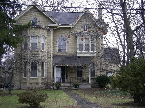 Of note are the sash windows and voussoirs.; Kayla Jonas, 2007.