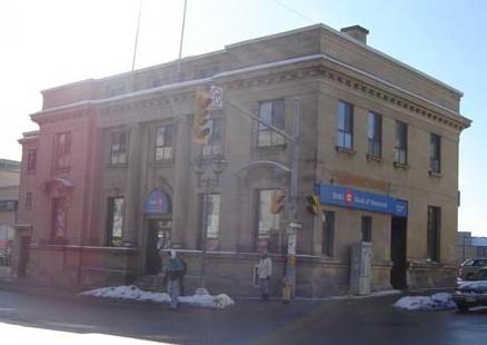 The Bank of Montreal building as seen on the southwest corner of King and Erb Streets, 2007.; Kayla Jonas, 2007.