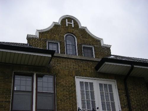 Featured is one of the Dutch Renaissance gables, with letter “H”.; Kayla Jonas, 2007.