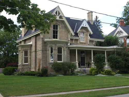 Of note are the two bay windows on first floor.; Kayla Jonas, 2008.