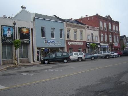 Of note are the side-gable roofs found on many of the buildings in the district.; Kayla Jonas, 2007.