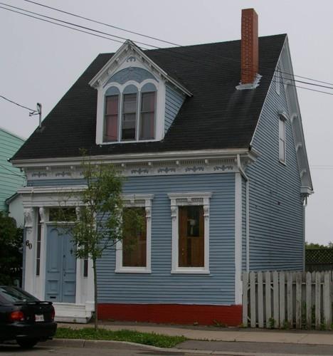 This photograph shows the contextual view of the building, 2007; City of Saint John