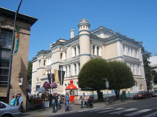 Exterior view of the Provincial Courthouse, looking northwest, 2006.; BC Heritage Branch