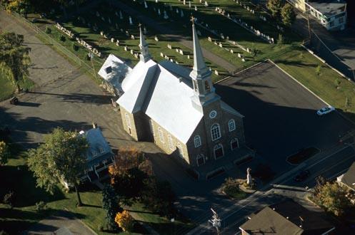 Église de Saint-Bernard; Ministère de la Culture, des Communications et de la Condition féminine, Pierre Lahoud, 2004