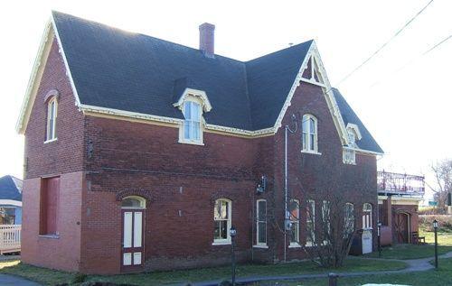 Durham Street elevation, Pugwash Train Station, Pugwash, Nova Scotia; Heritage Division, NS Dept. of Tourism, Culture and Heritage, 2009