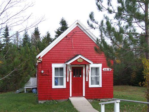Front facade, New Chester Community Club, New Chester, N.S.; Heritage Division, NS Dept. of Tourism, Culture and Heritage, 2009