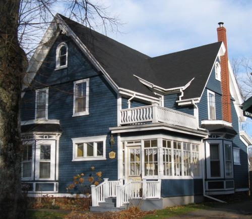 Showing southeast elevation; City of Summerside, 2009