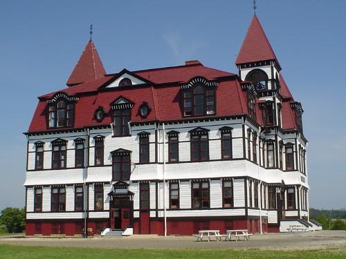 Lunenburg Academy, Old Town Lunenburg, from Kaulbach Street, 2004; Heritage Division, Nova Scotia Department of Tourism, Culture & Heritage, 2004