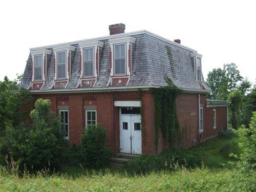 Front and north elevation, James Miller House, Shubenacadie East, Nova Scotia, 2007.
; Heritage Division, NS Dept. of Tourism, Culture and Heritage, 2007.