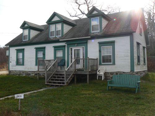 Façade and North Elevation, William Ricker House, Roberts Island, NS, 2009.; Heritage Division, NS Dept. of Tourism, Culture & Heritage, 2009.