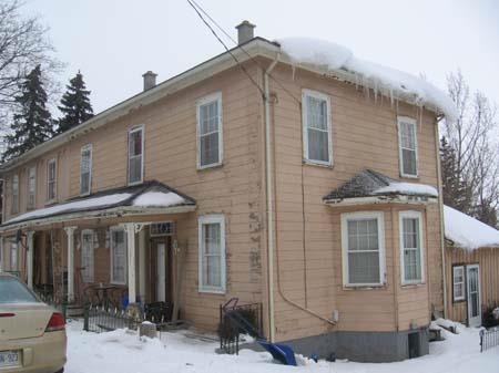 The west facing elevation of the Reiner House featuring the protruding bay window, 2007.; Lindsay Benjamin, 2007.