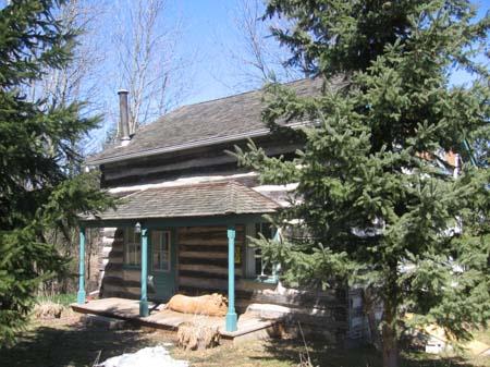 South façade of the Frenzel-Kuebart House depicting the front porch, 2007.; Lindsay Benjamin, 2007.