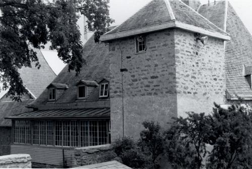 General view of the Caughnawaga Presbytery and annex, 1966.; Parks Canada Agency / Agence Parcs Canada, 1966.
