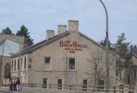 This photo features the three cut limestone chimneys of 170 St. David Street South, 2007.; Lindsay Benjamin, 2007.