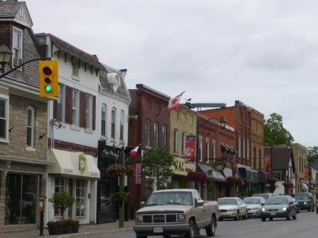 Of note are the commercial buildings.; Kirsten Pries, 2008.