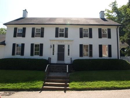 Featured is a Georgian Residence on Front Street.; Kayla Jonas, 2008.
