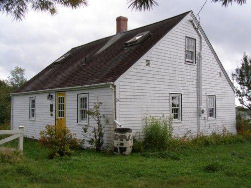 Wecob House, Rear Elevation, Wake Up Hill, Chester, Nova Scotia, 2007.; Heritage Division, Nova Scotia Department of Tourism, Culture and Heritage, 2007.