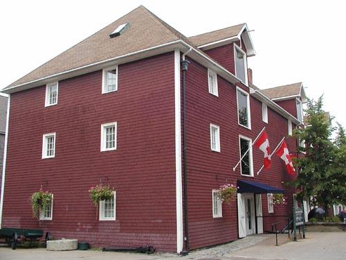 Red Store, north elevation, 2004; Heritage Division, NS Dept of Tourism, Culture and Heritage, 2004