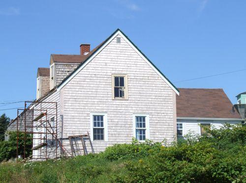 Side elevation, including rear ell, Mackey House, Ketch Harbour, NS, 2007.; Heritage Division, NS Dept. of Tourism, Culture and Heritage, 2007