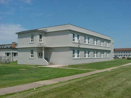 General view of the rear of the side wings of the Junior Ranks Quarters; Department of National Defence / Ministère de la Défense nationale, 2001