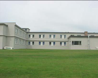 General view of the rear of the barrack block; Department of National Defence / Ministère de la Défense nationale, 2001
