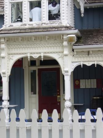 Featured is the offset front entrance with sidelights and transom.; Kirsten Pries, 2008.