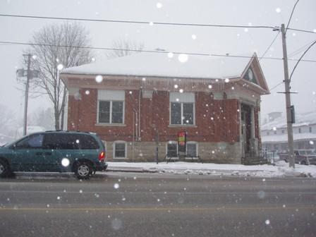 Of note is the symmetrical fenestration and brick pilaster.; Paul Dubniak, 2008.