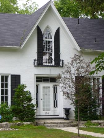 Of note is the Gothic window with balustrade.; Kirsten Pries, 2008.