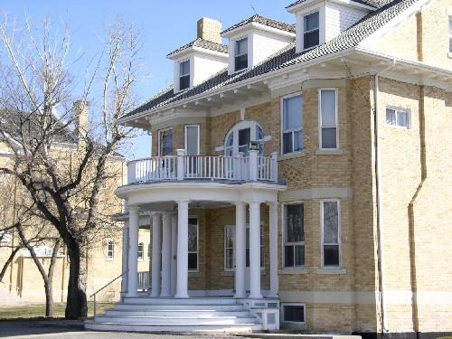 View of the front entryway of the Bishop's Residence, 2004.; Government of Saskatchewan, Bernie Flaman, 2004