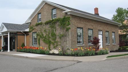 Of note is the symmetrical facade.; Chelsey Tyers, 2008.