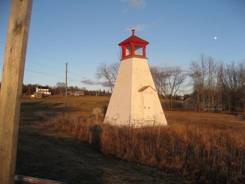 This image shows the contextual view of the Hendry Farm Lighthouse; Village of Cambridge-Narrows