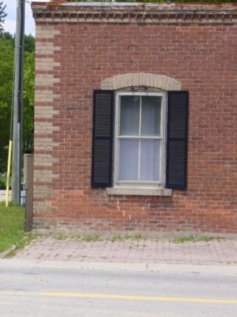 Of note are the quoins and frieze with a triangular motif.; Kirsten Pries, 2008.