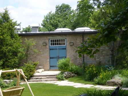 Featured is the double-door side entrance to the warehouse.; Kirsten Pries, 2008.