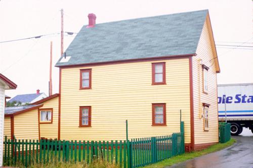 View of the rear facade. Photo taken about 1995.; HFNL 2009