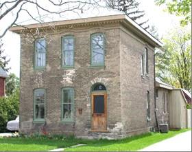 Of note are the decorated soffit and frieze.; City of Brantford, 2003.