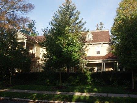 Of note is the mansard roof and dormer.; Paul Dubniak, 2008.