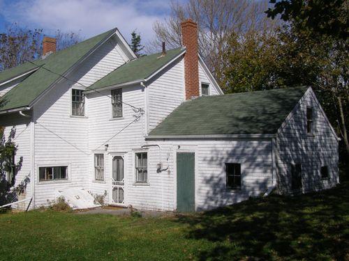 A southwest perspective view of the back ell of the Colin Locke House in the Town of Lockeport, NS.; NS Dept. of Tourism, Culture & Heritage, 2009