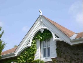 Featured is the centre gable with finial and bargeboard.; City of Brantford, 2007.