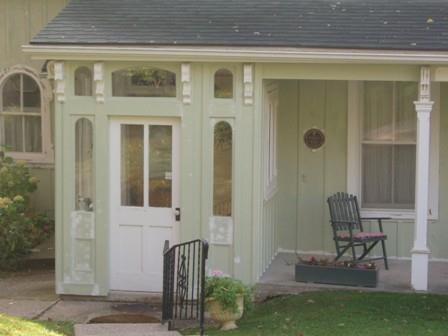 Featured is the Stratford storm porch.; Paul Dubniak, 2008.