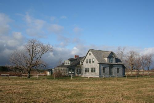 Showing side elevation; Province of PEI, Donna Collings, 2008