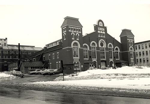General view of the main façade of the Cartier Square Drill Hall, 1984.; Monique Trépanier, Parks Canada Agency / Agence Parcs Canada, 1984.