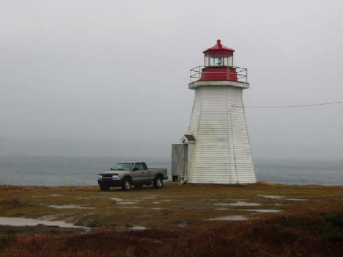 General view of the Gabarus Light Tower, 2004.; Department of Fisheries and Oceans / ministère des Pêches et des Océans, 2004.