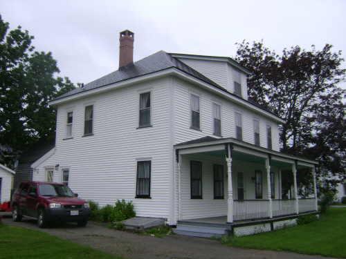 This photograph shows the side view of the residence, 2009; Town of St. Andrews