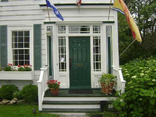This photograph illustrates the Classical Revival entranceway, 2009; Town of St. Andrews