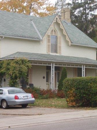 Of note is the central entrance with sidelights and transom.; Paul Dubniak, 2008.