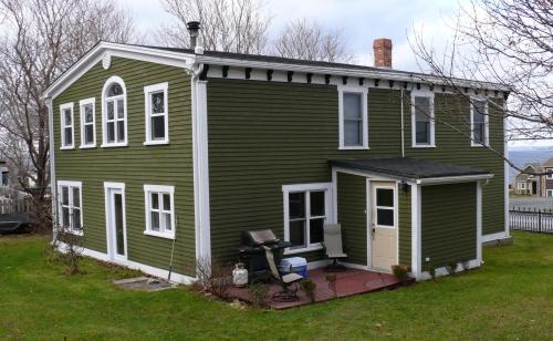 View of the rear and left facades of The Road House, Topsail, CBS, NL. Photo taken 2009. ; HFNL/Andrea O'Brien 2010