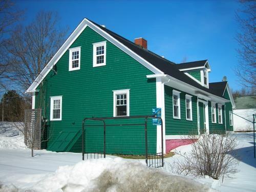 South and front elevations, 17 Aberdeen Lane, Mahone Bay, NS, 2009.; Heritage Division, NS Dept. of Tourism, Culture and Heritage, 2009