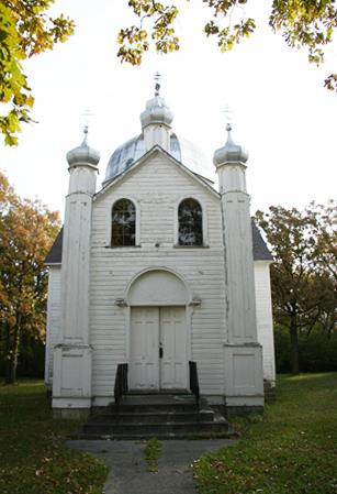Primary elevation, from the west, of Sts. Peter and Paul Ukrainian Orthodox Church, Tyndall, 2009; Historic Resources Branch, Manitoba Culture, Heritage and Tourism, 2009