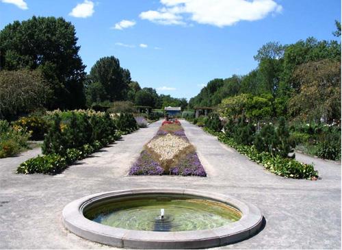 General view of Montréal Botanical Garden National Historic Site of Canada, showing the oldest section of the garden, 2006.; Parks Canada Agency/Agence Parcs Canada, Nathalie Clerk, 2006.